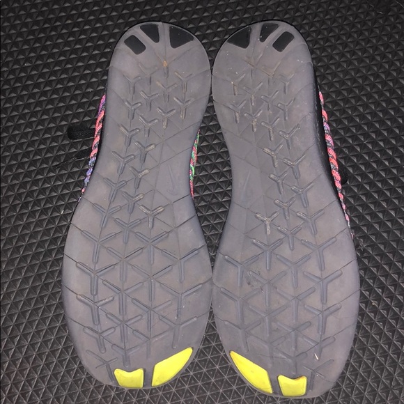 Nike FlyKnit Running Shoes - Picture 3 of 4